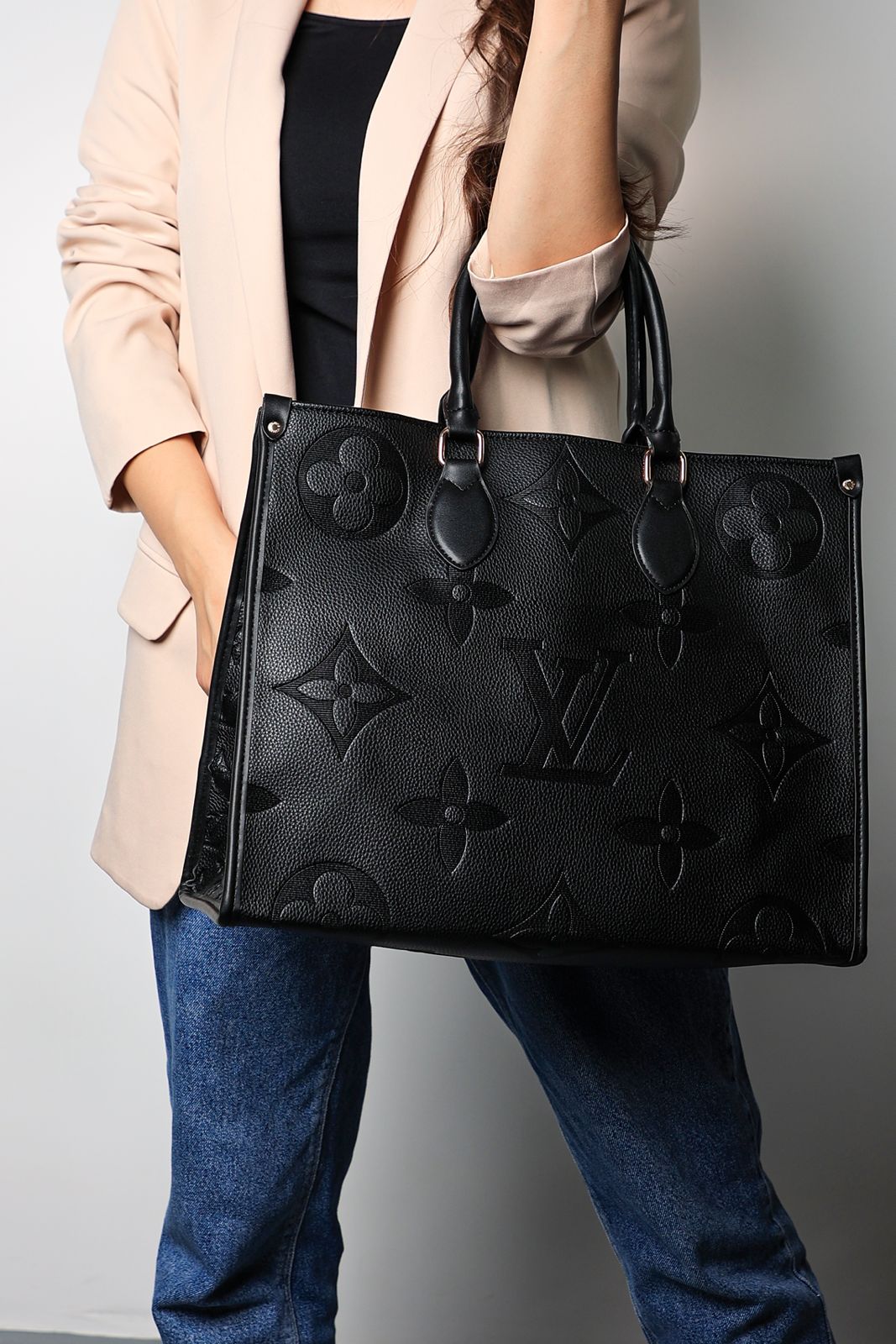 حقيبة  Louis Vuitton Dark